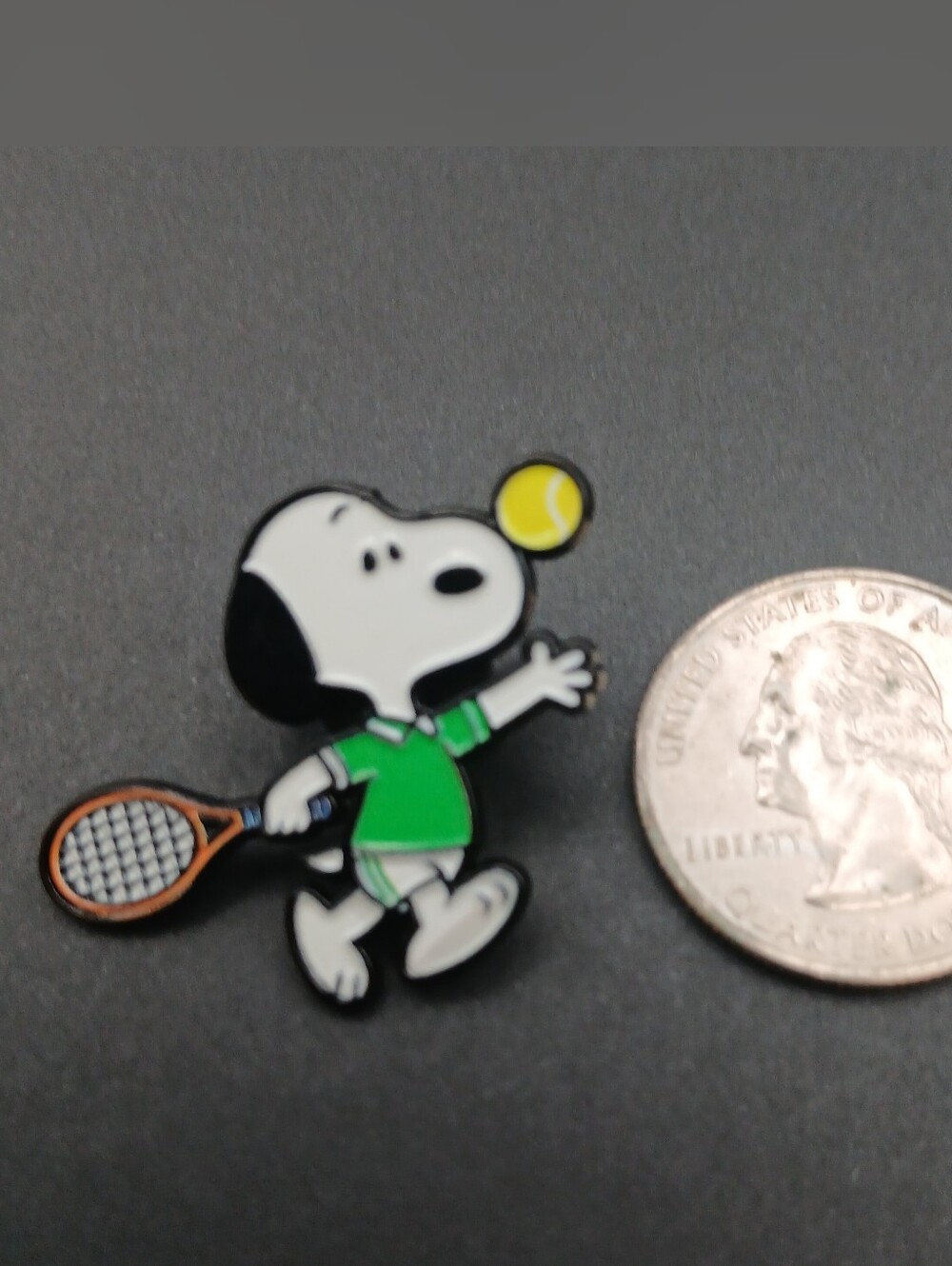 Snoopy Tennis Dog Enamel Pin - Green Shirt - Picture 3 of 3